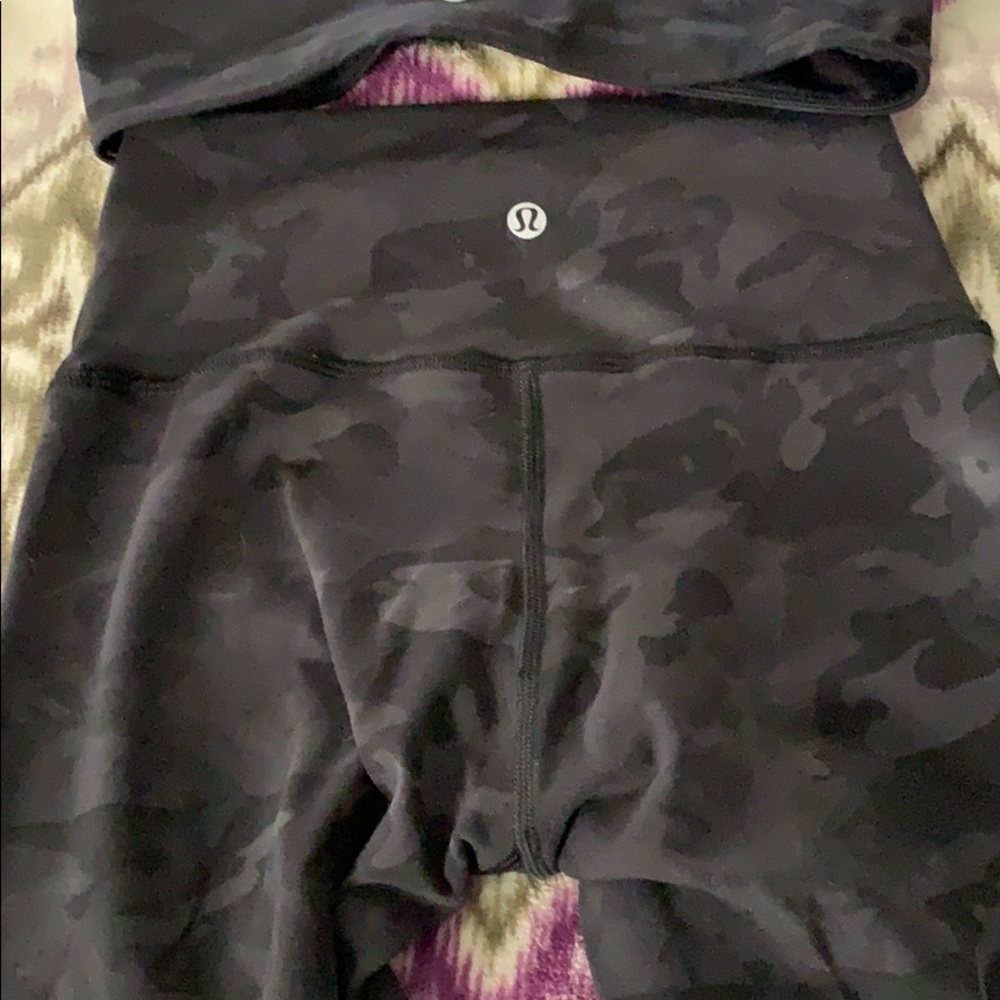 Lululemon camo set size 4